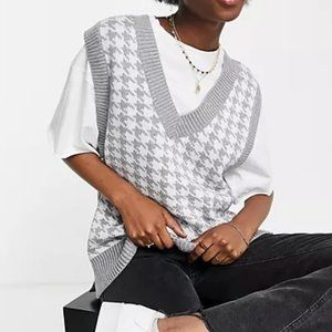 Abercrombie & Fitch V Neck Sleeveless Jumper In Grey Houndstooth. New with tags.